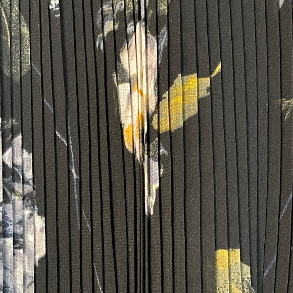 A New Day black floral blouse. XXL. - Picture 6 of 9